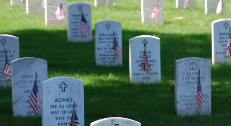 Memorial Day 2022 Image Graves at Arlington on Memorial Day